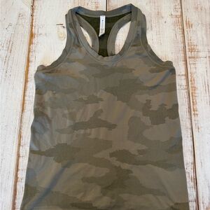 Athleta Momentum Camo Tank Top Women’s Medium